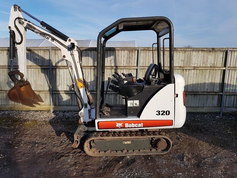 Bobcat 320