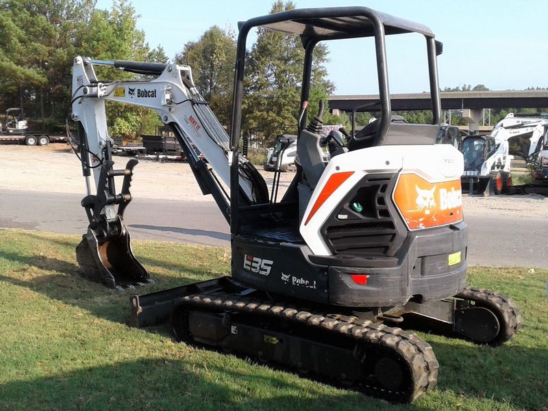Bobcat E35 25 HP