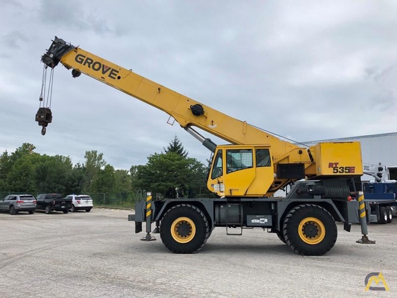 Grove RT535E