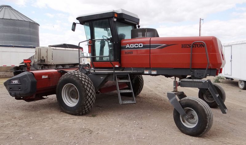 Hesston 5456
