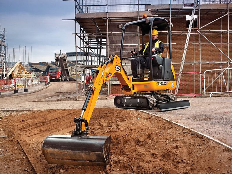 JCB 8016
