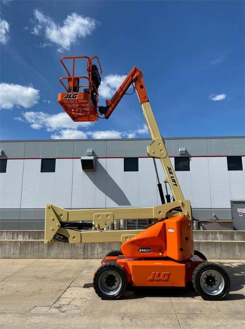 JLG E450AJ