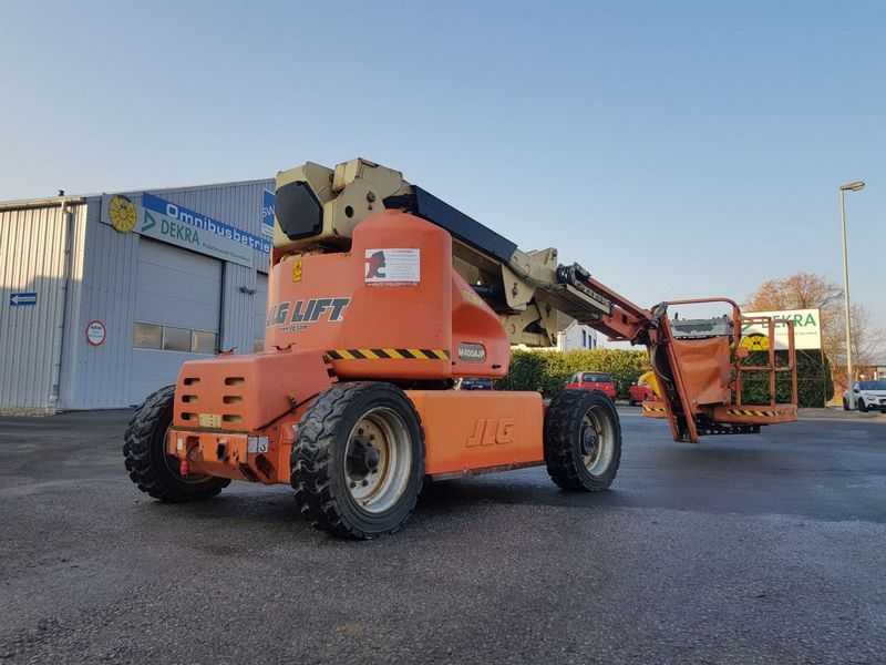JLG M400AJP