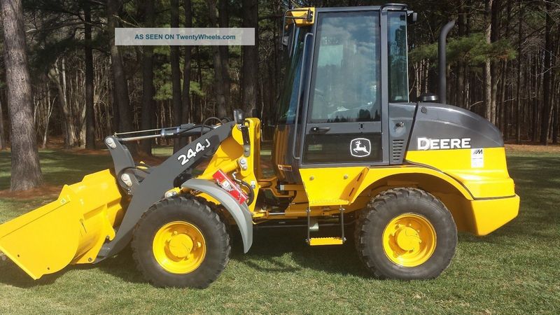 John Deere 244J