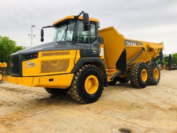 John Deere 260E