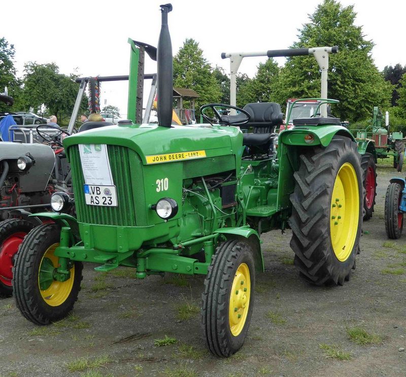 John Deere 310