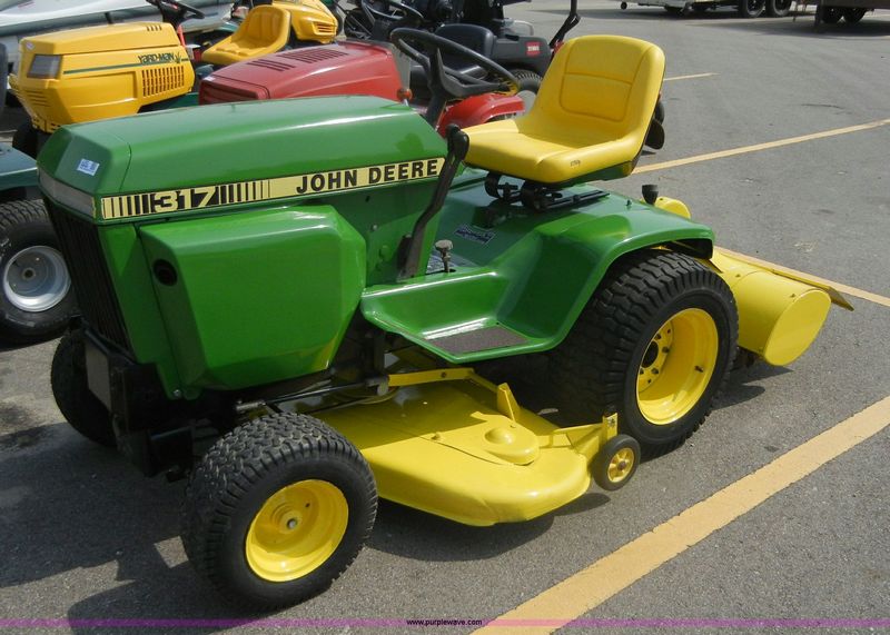 John Deere 317