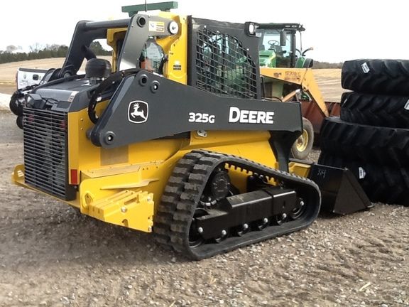 John Deere 325G