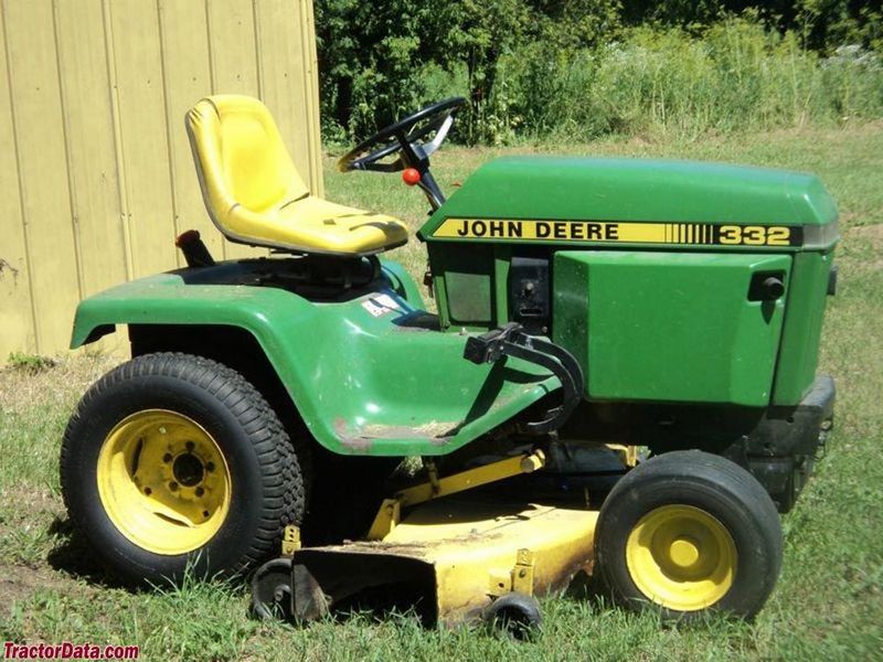 John Deere 332