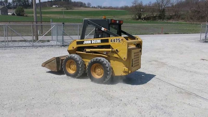 John Deere 4475