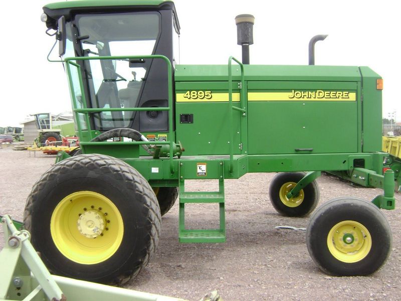 John Deere 4895