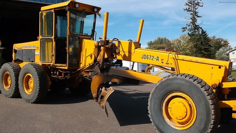 John Deere 672A