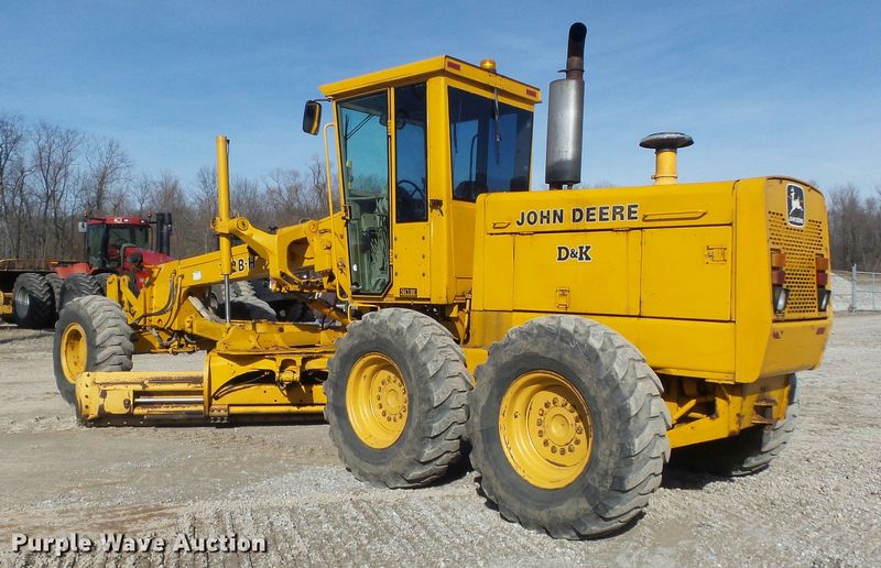 John Deere 772B