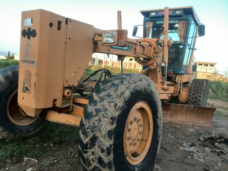 Komatsu GD625A-1