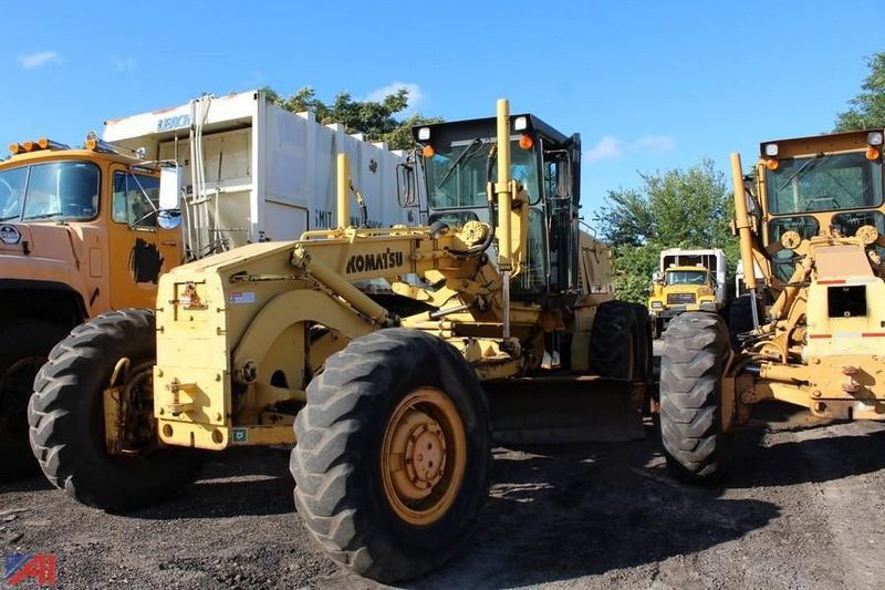 Komatsu GD650AW-2C