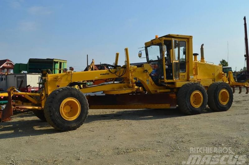 Komatsu GD705A-4