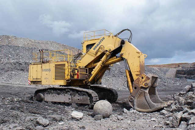 Komatsu H135S