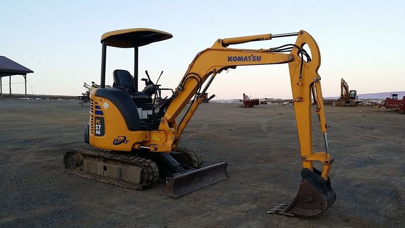 Komatsu PC27MR-2