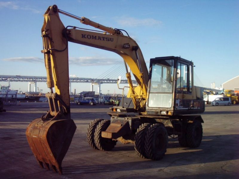 Komatsu PW100-3