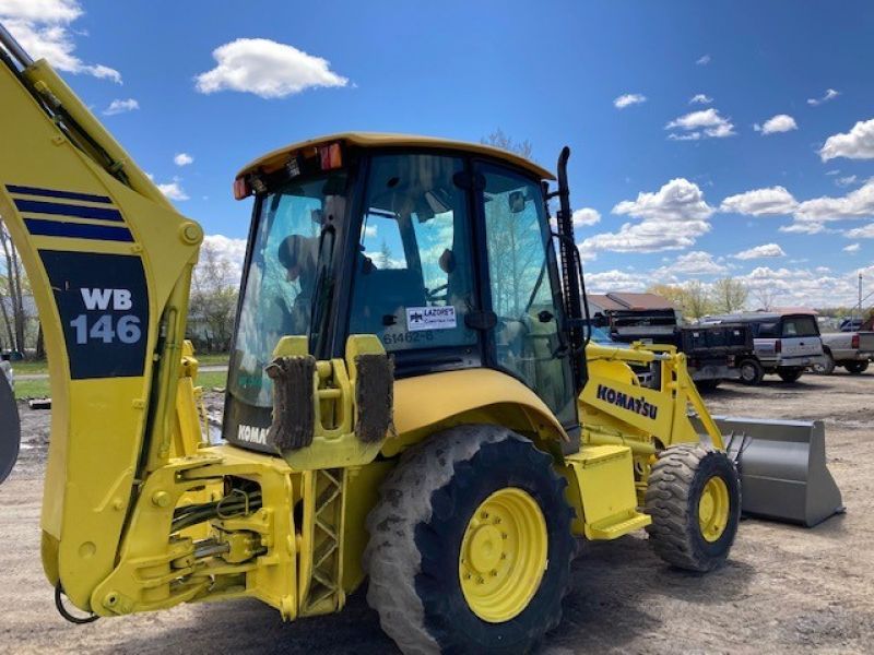 Komatsu WB146PS-5