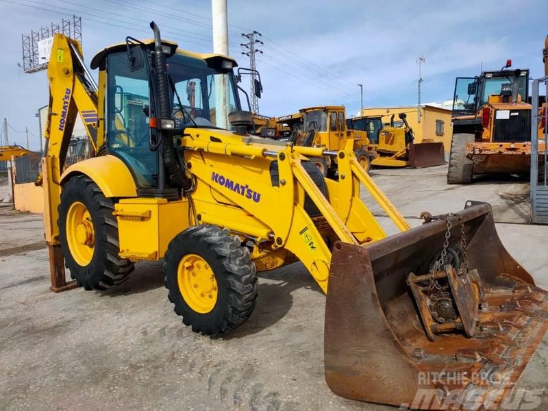 Komatsu WB93R-2