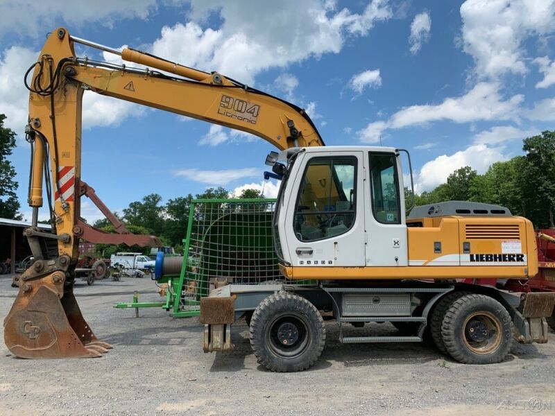 Liebherr A904C
