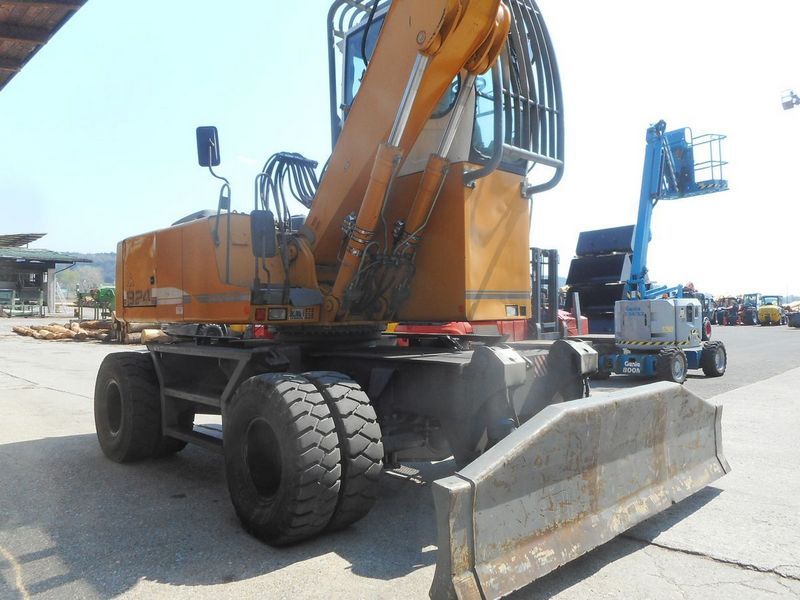 Liebherr A924C