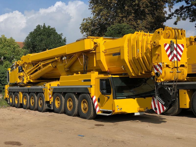 Liebherr LTM1500-8.1 (84M)