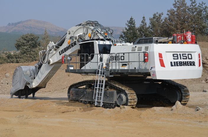Liebherr R9150