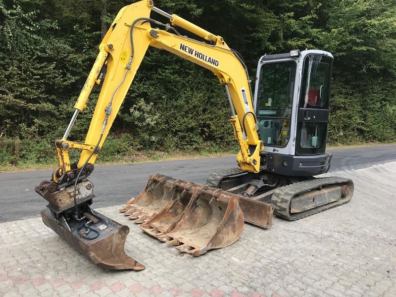 New Holland E35