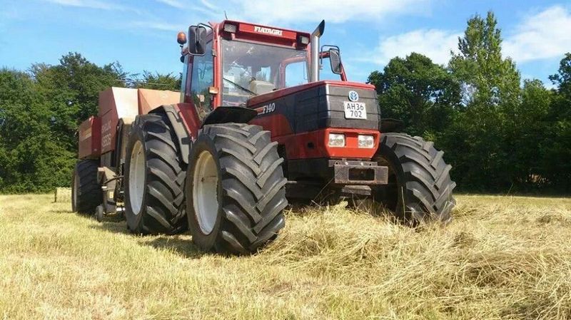 New Holland F140