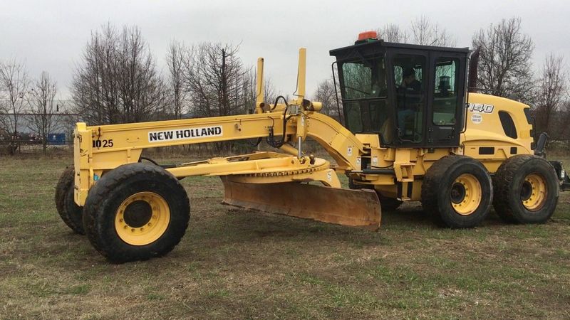 New Holland G140