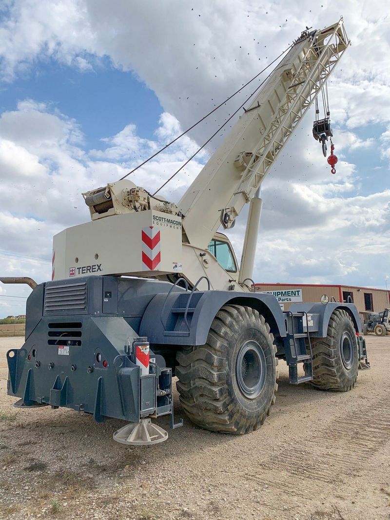 Terex RT670-1