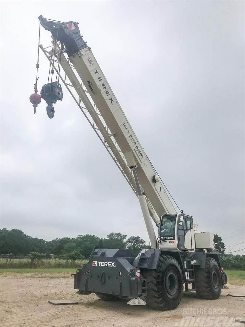 Terex RT670