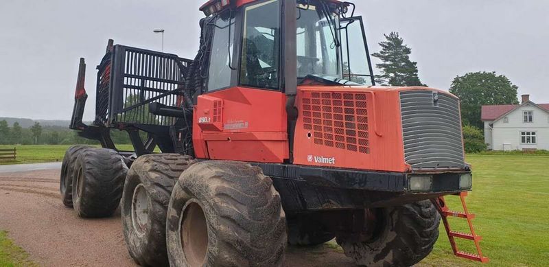 Valmet 890.3