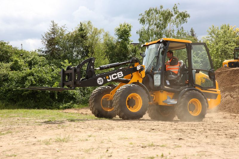 JCB 409