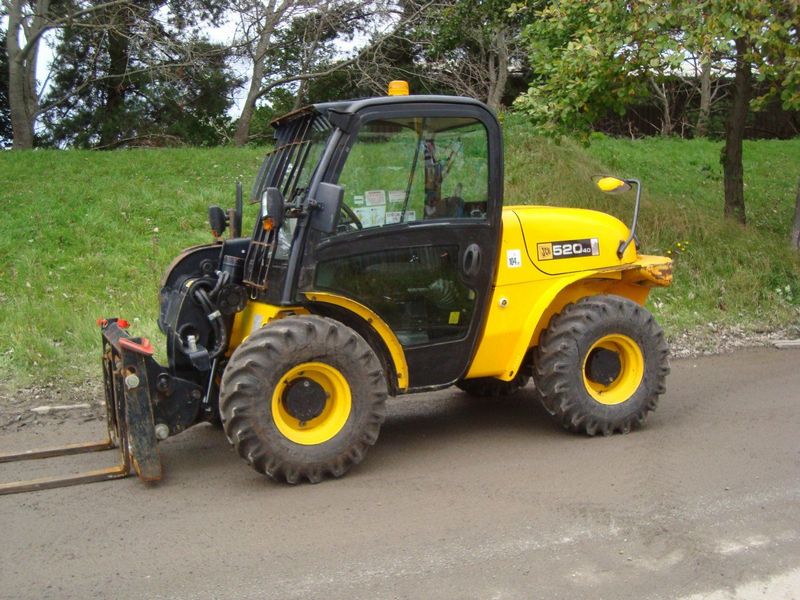JCB 520