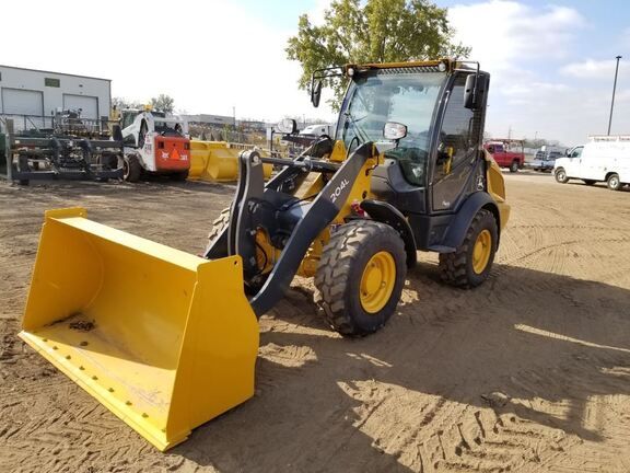 John Deere 204L