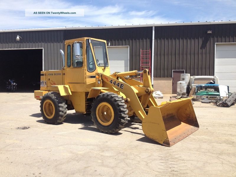 John Deere 444E Loader w/ Coupler