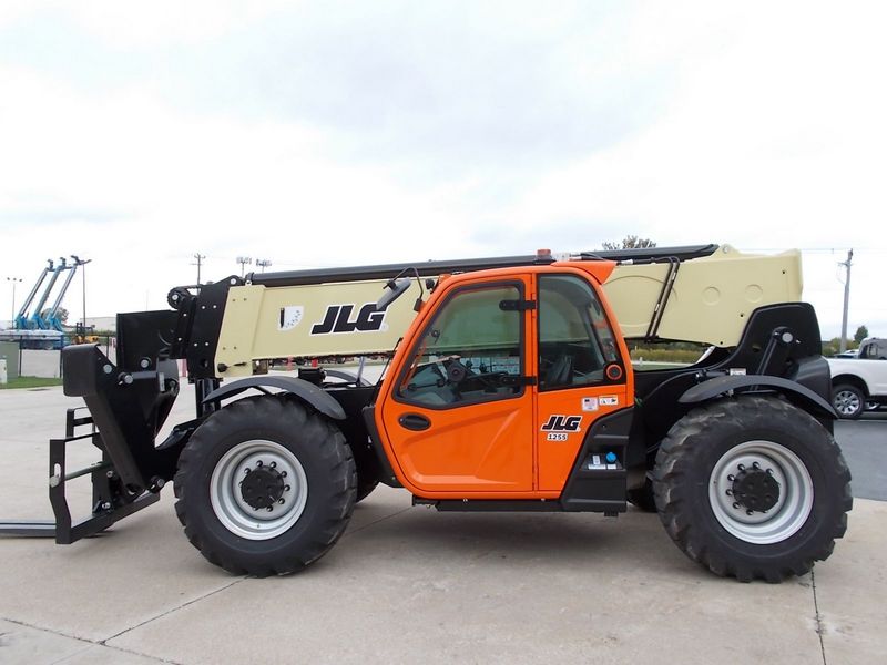 JLG 1255
