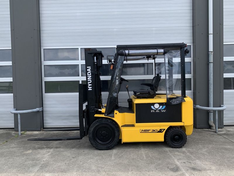Hyundai HBF30-7