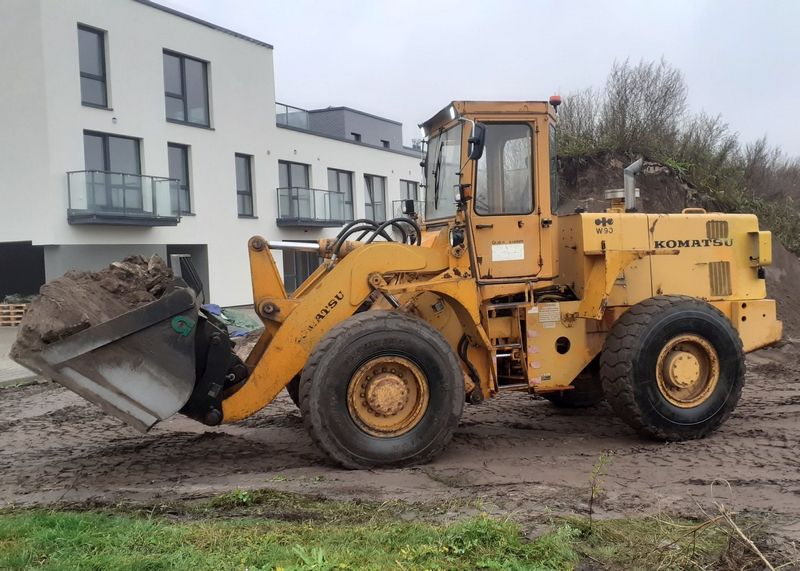 Komatsu W90-3