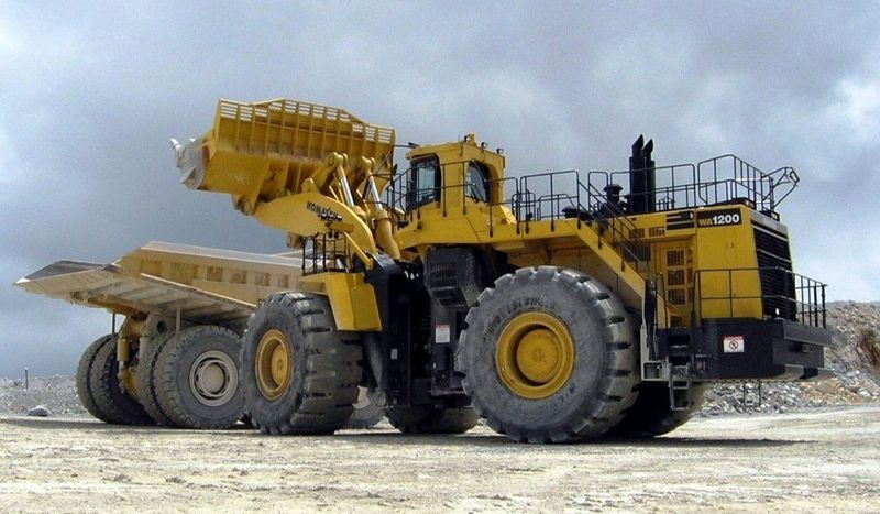 Komatsu WA1200-6