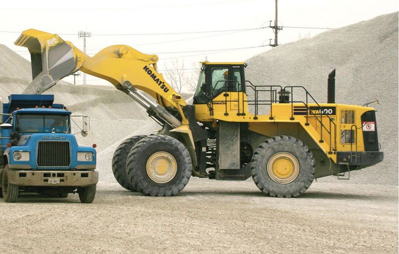 Komatsu WA600-6