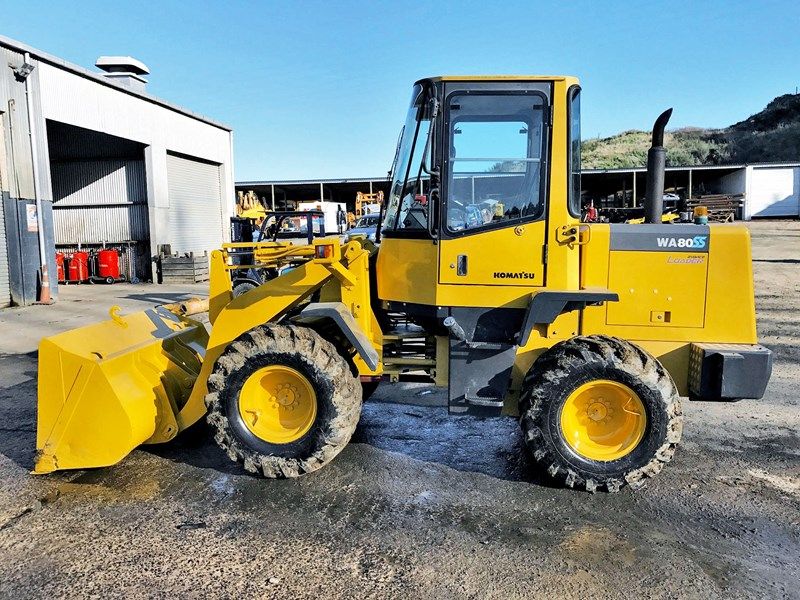 Komatsu WA80-3