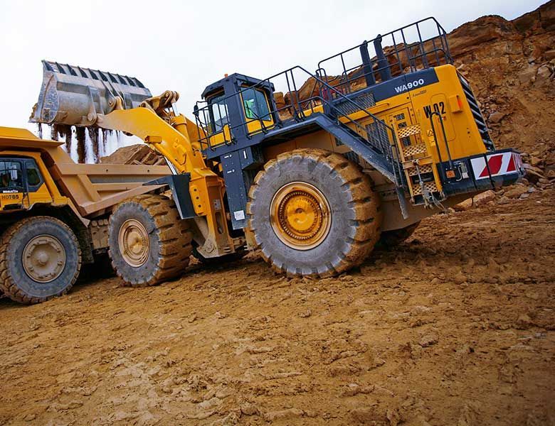 Komatsu WA900-3 Tier 2