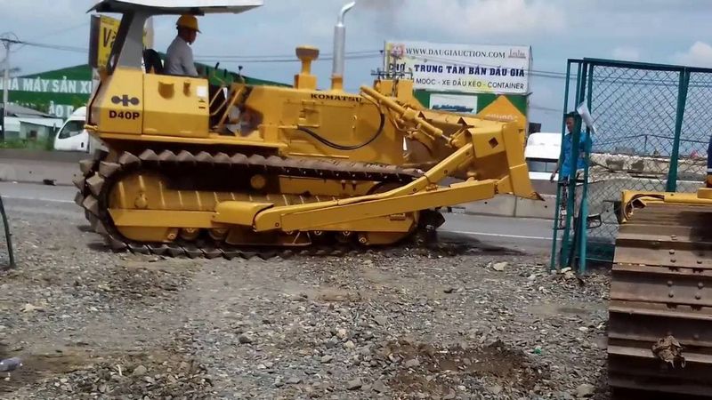 Komatsu D40P-5