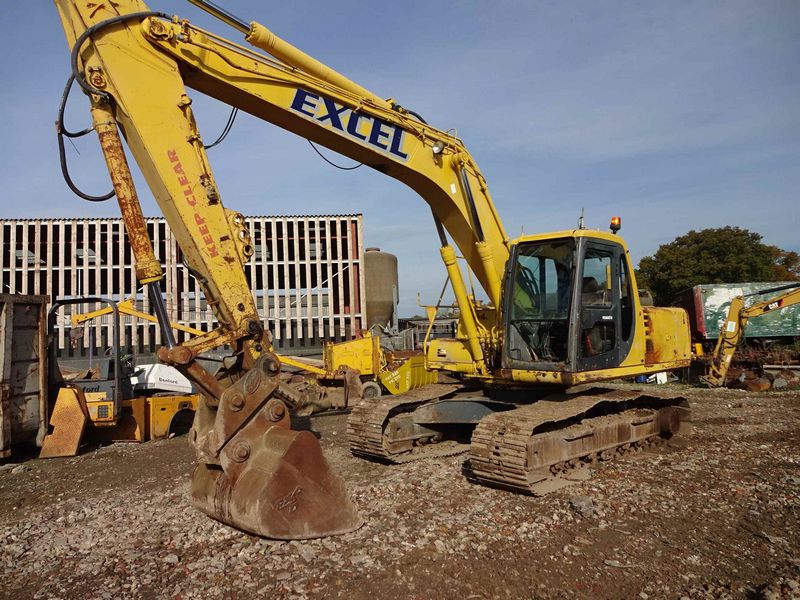Komatsu PC210-6 MIGHTY