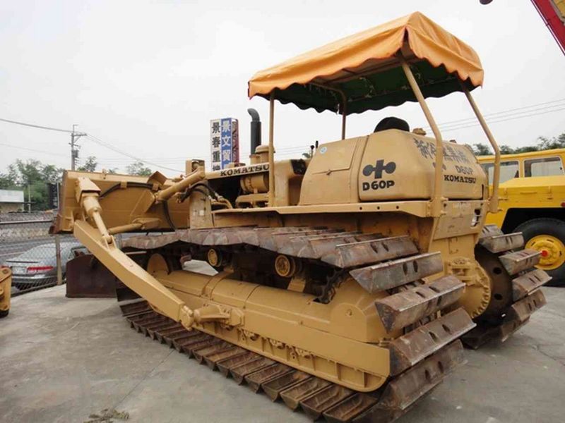 Komatsu D60P-6