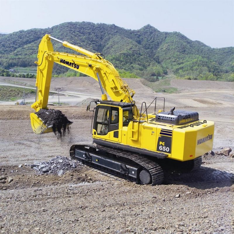 Komatsu PC650LC-8